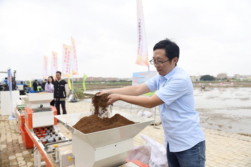 田里难见人 但闻机器响！这些农业“黑科技FB体育 FB体育平台”来中山啦！(图7)