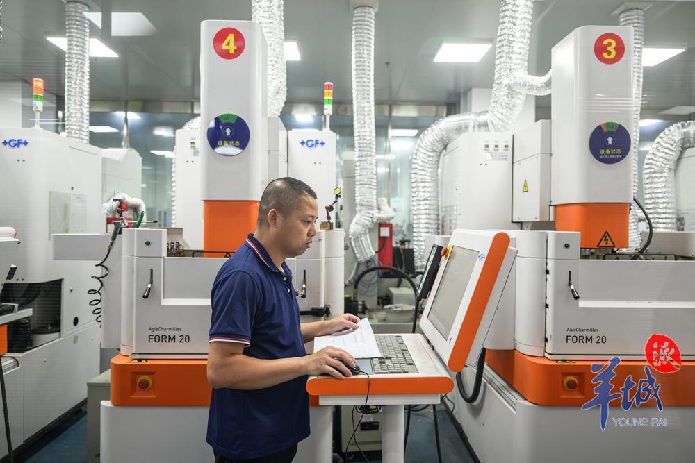 高德斯精密科技：自动化生产车间助力高性价比积木 高质量发展调研行FB体育 FB体育平台(图3)