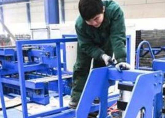 对于机械中国工人德FB体育 FB体育平台国技工称：请尊重技术善待中国未来(图3)