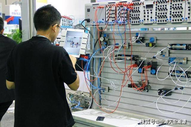 FB体育 FB体育平台自动化专业毕业能干吗？天天进厂给人调试设备工资倒不低(图1)