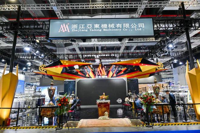 亚东机械：数智赋能、科技引领高效、稳定、节能FB体育 FB体育平台现代新型染色机现场签约不断！(图1)