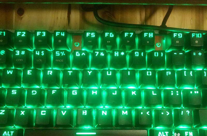 机械FB体育 FB体育平台键盘怎么设置背光灯？ 机械键盘GB跑马灯的玩法(图2)