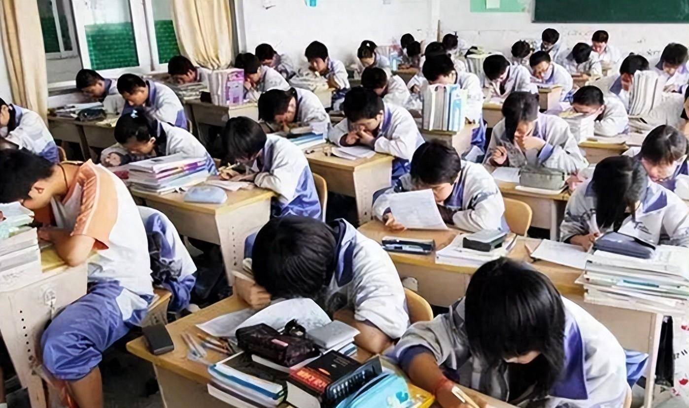 FB体育 FB体育平台不同专业考研难度梯队排名分为5大梯队“卷王”专业要避开(图1)