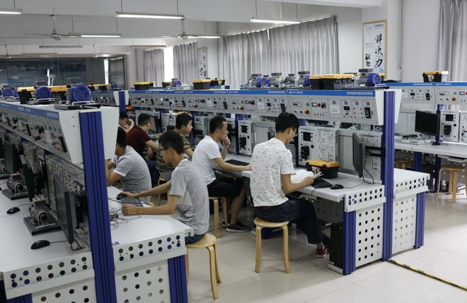 FB体育 FB体育平台有“万金油之称”的8个专业就业方向多但并不是每个都好就业(图3)
