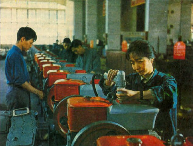 FB体育 FB体育平台彩色老照片 1978年蓬勃发展的江苏常州地方工业(图3)