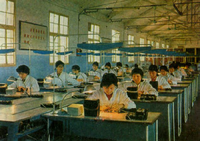 FB体育 FB体育平台彩色老照片 1978年蓬勃发展的江苏常州地方工业(图6)