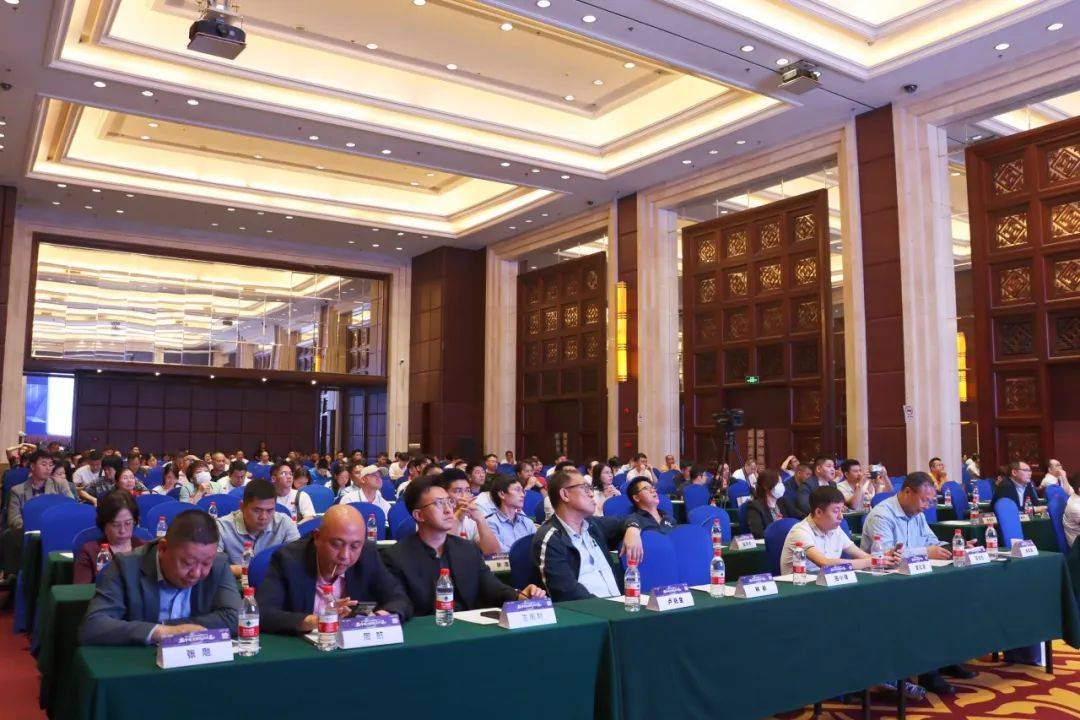 FB体育 FB体育平台“羊”帆起航！ 2024工程机械全国巡回推介会—广州站胜利召开！(图2)