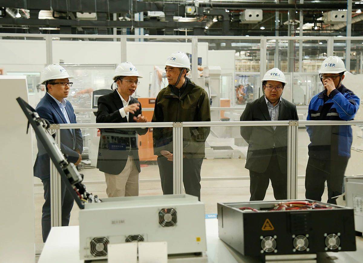 FB体育 FB体育平台中国机械工业联合会徐念沙会长调研新时达(图1)