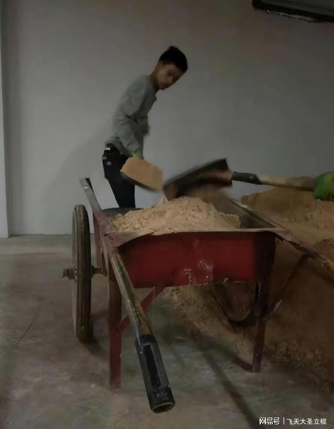 FB体育 FB体育平台“搬砖小伙”林万东：高考713分被嘲考上清华也没用现在咋样(图3)