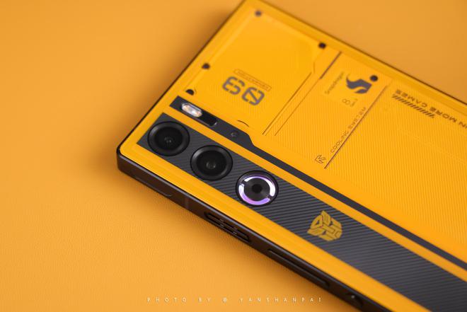 红魔9 Pro+大黄蜂限量典藏版上手这变形金刚元素太满了FB体育 FB体育平台(图7)
